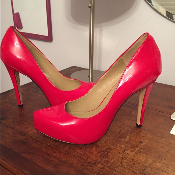 Red heels - Picture 1 of 1